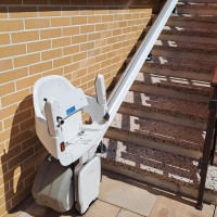 Adamovské Kochanovce - stoličkový výťah Homeglide Adamovské Kochanovce - stoličkový výťah Homeglide