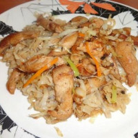 Kuracie mäsko s ryžovými rezancami Kuracie mäsko s ryžovými rezancami