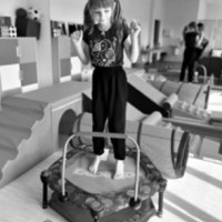 Play Wisely - alebo keď sa rodičia učia hrať a deti sa hrou učia Play Wisely - alebo keď sa rodičia učia hrať a deti sa hrou učia